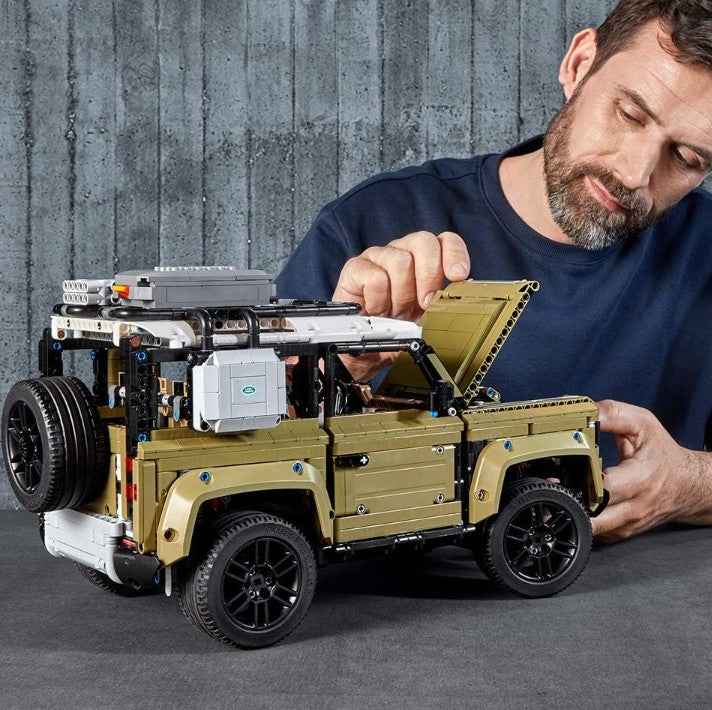 LEGO Technic Land Rover Defender 42110 Building Kit (2573 Pieces) Secondary image