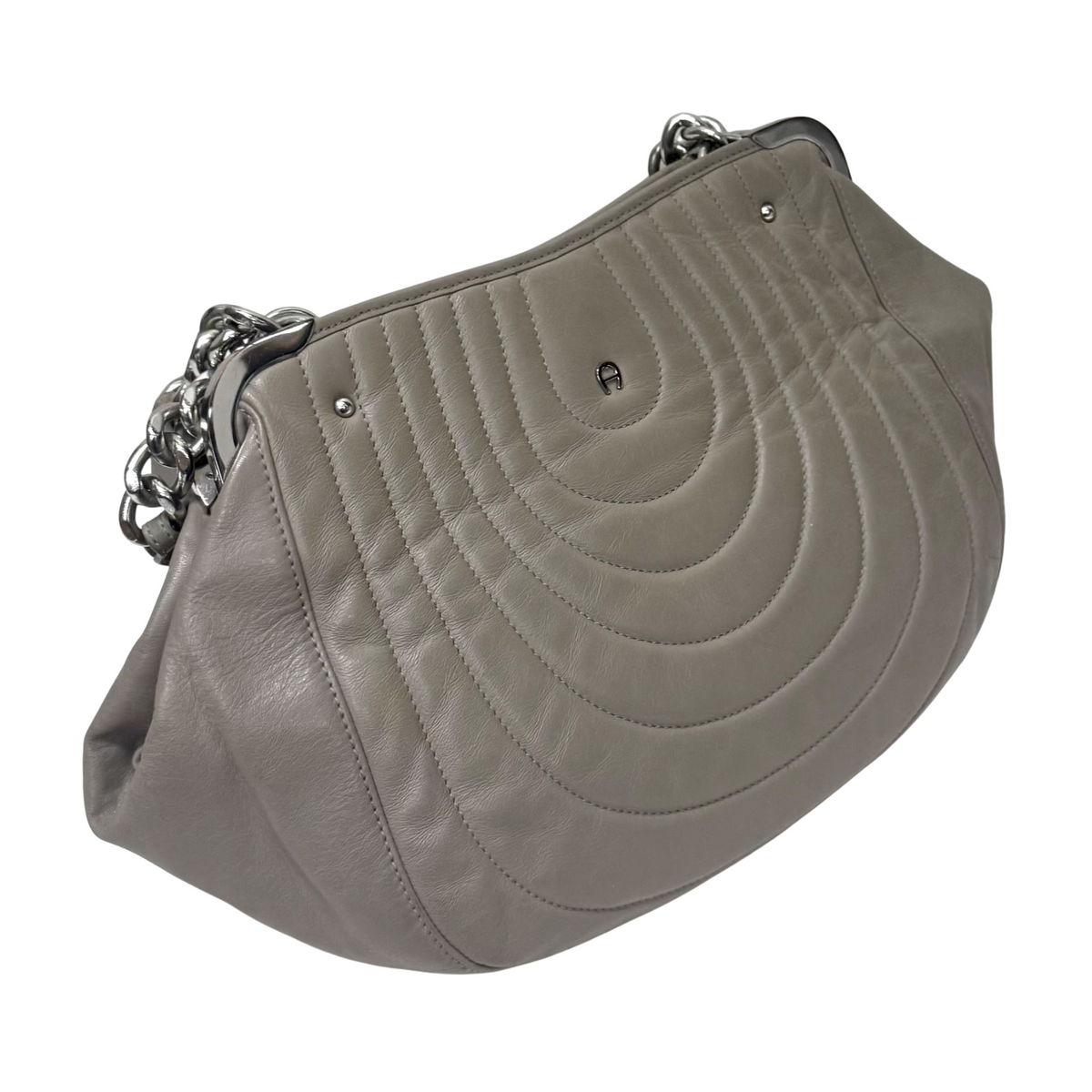 Aigner quilted leather shoulder bag (L34 x H27 x W13cm)