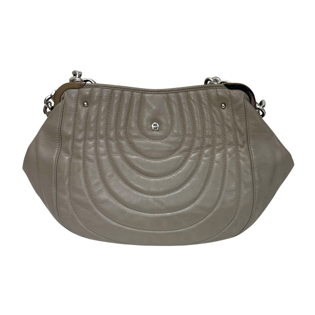 Aigner quilted leather shoulder bag (L34 x H27 x W13cm)
