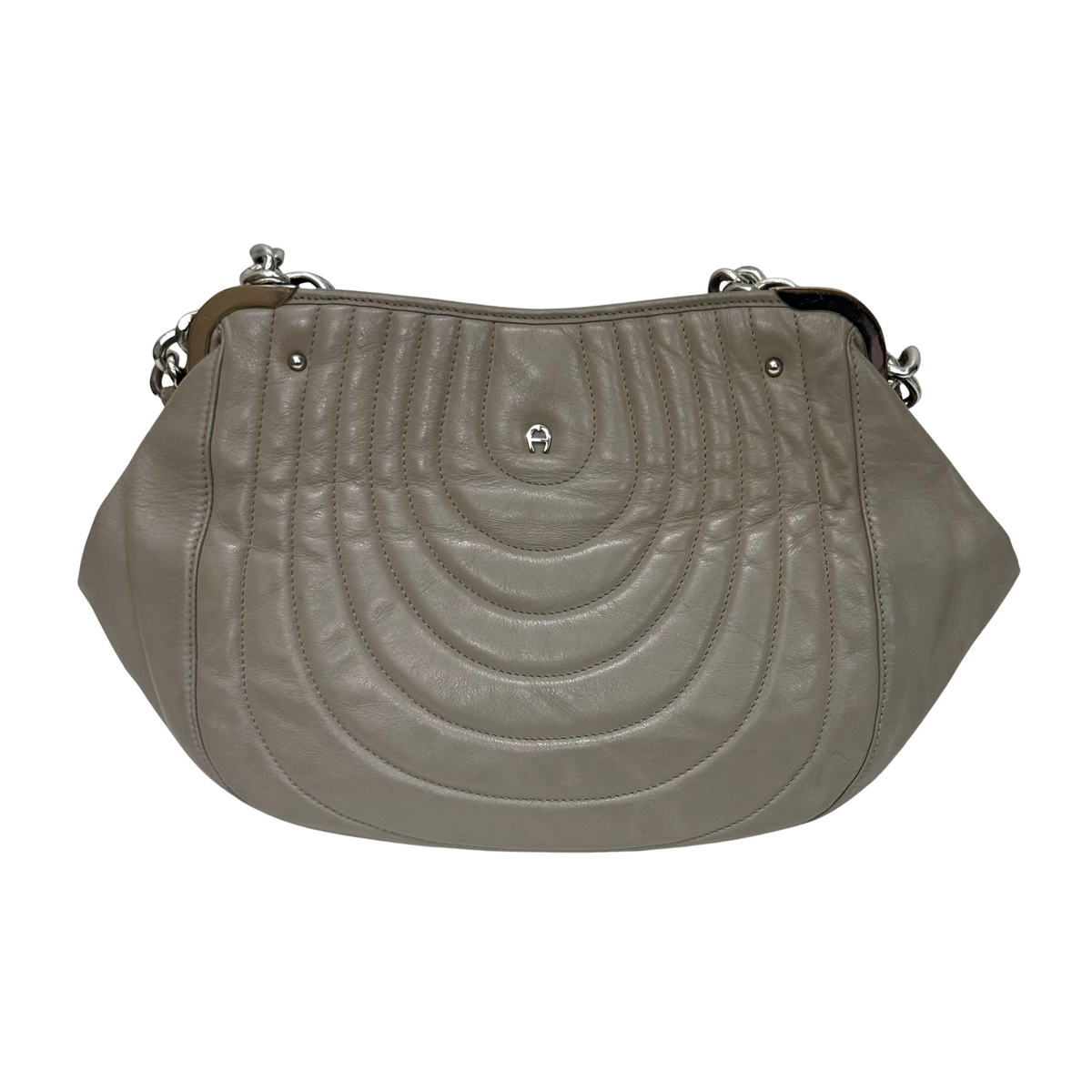 Aigner quilted leather shoulder bag (L34 x H27 x W13cm)