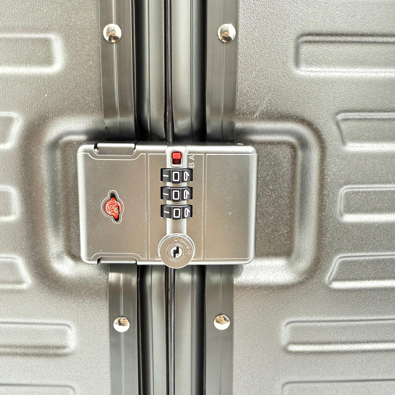 Luggage 24IN Dark Gray Medium