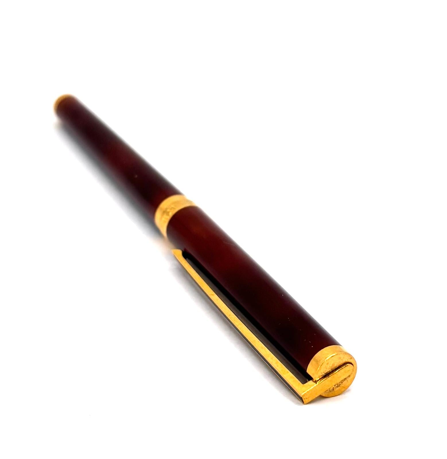 St Dupont Laque de Chine Rollerball Pen Secondary image