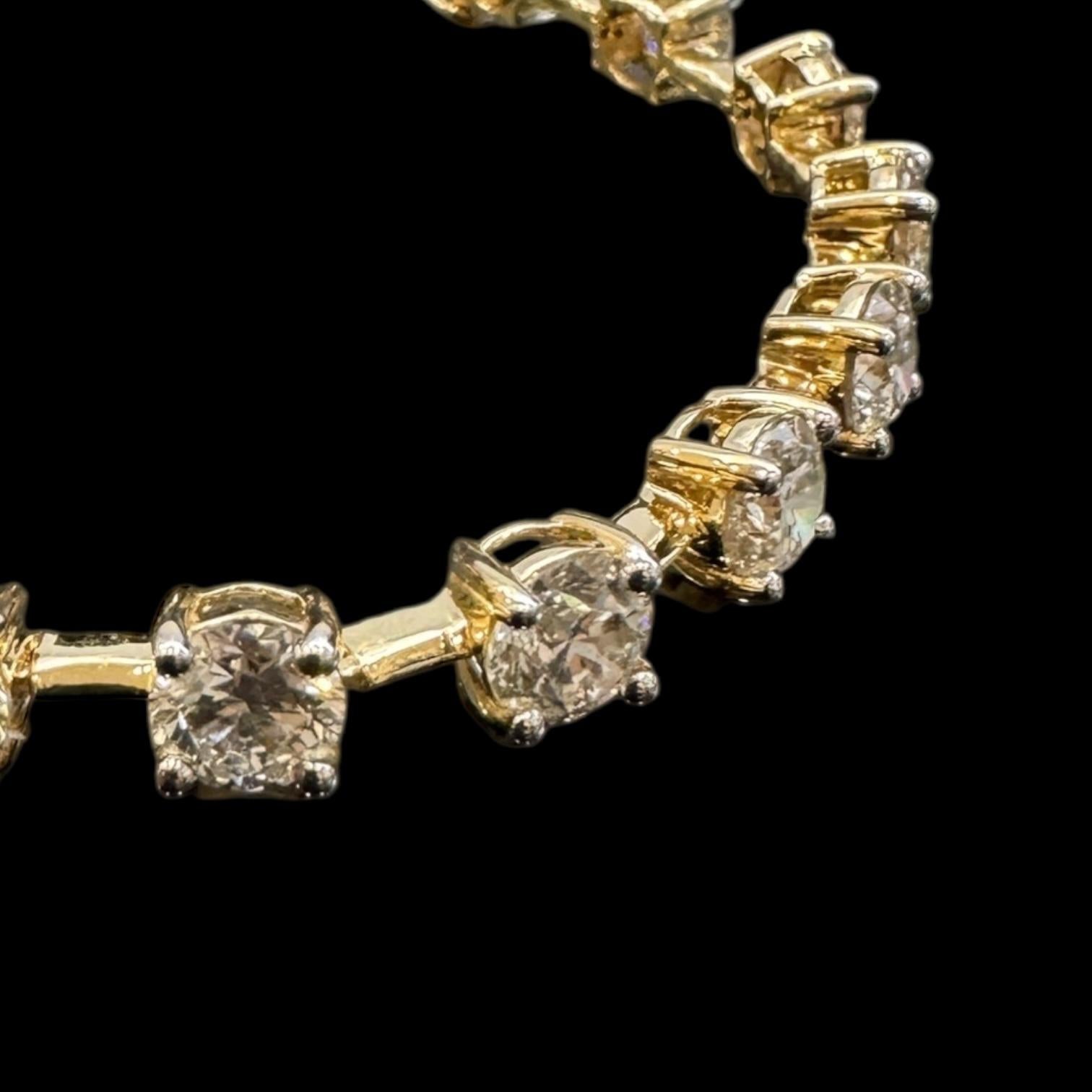 Lab Grown 11.58 Carat Diamond Bracelet Secondary image