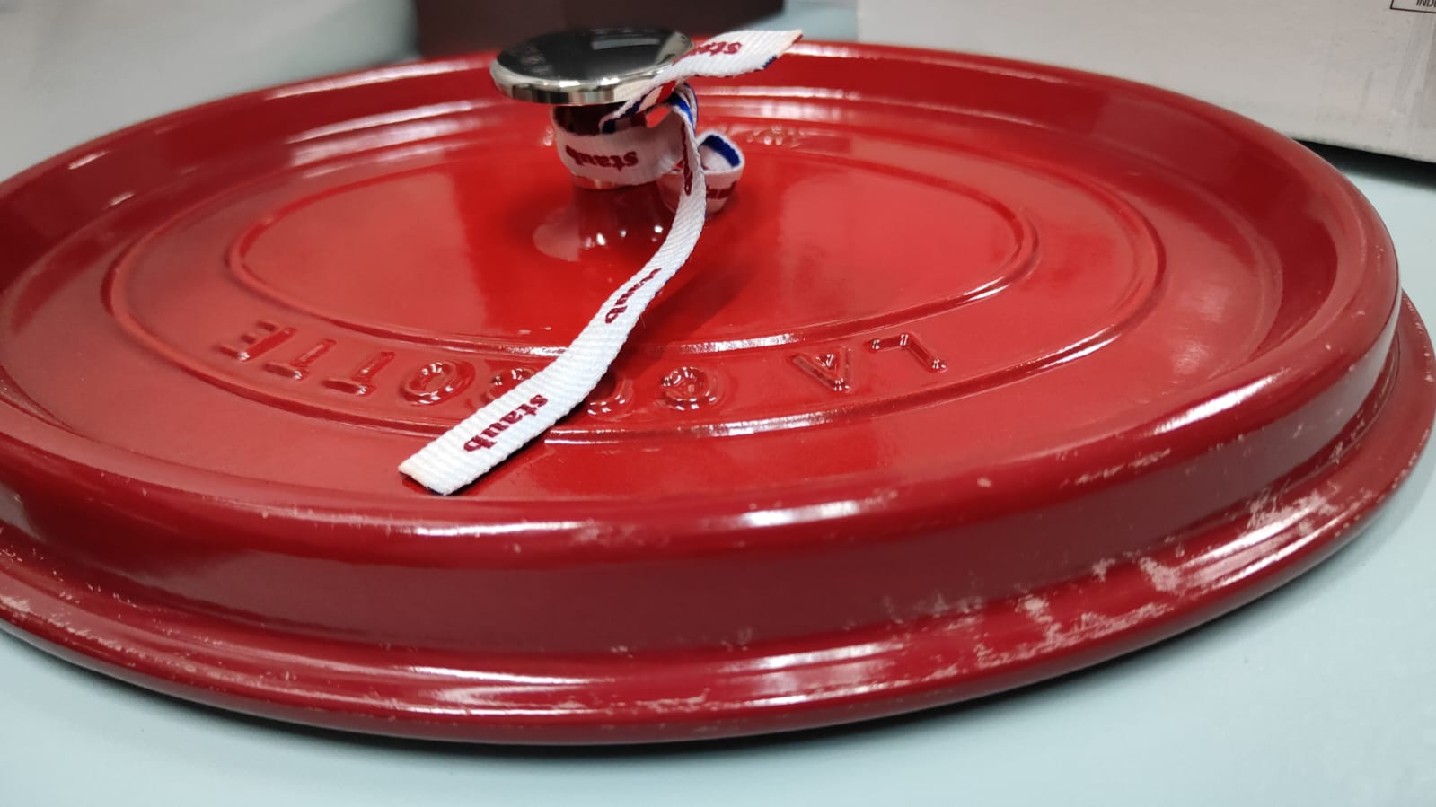 STAUB Oval Cocotte Casseroles With A Lid, Cherry, 29cm