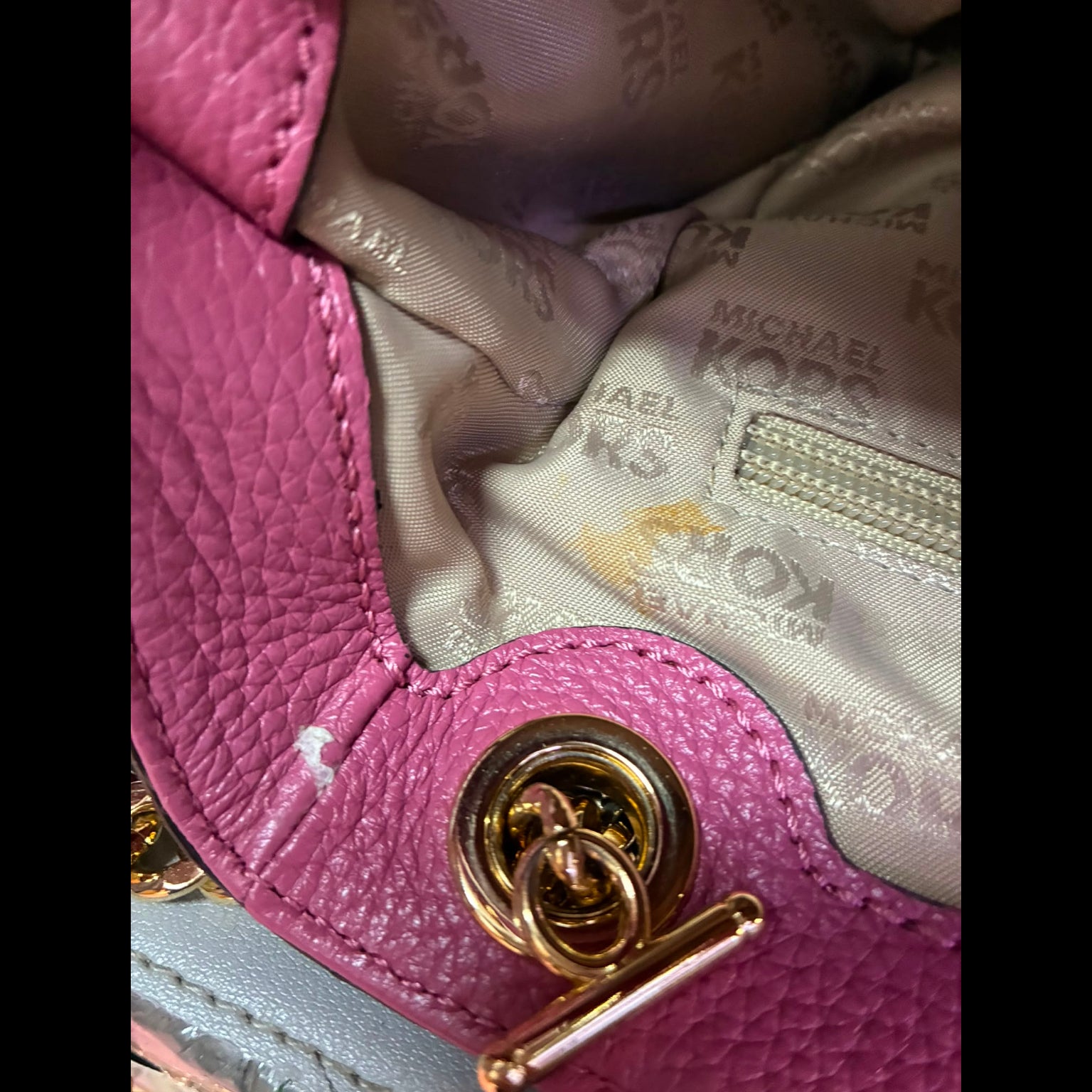 Michael Kors Jet Set Item Medium Chain Shoulder Bag Vibrant Pink Textured Leather