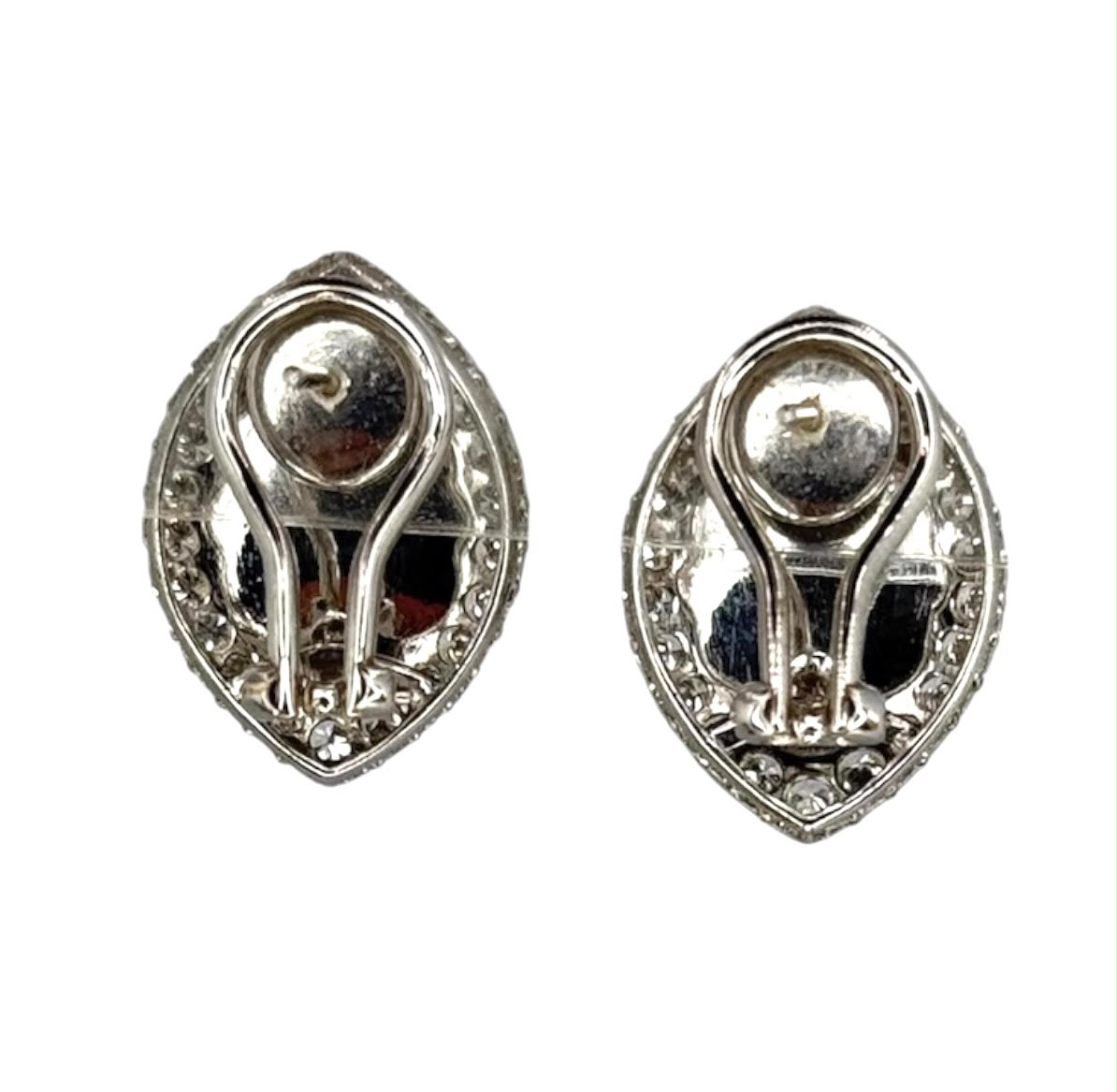 750WG Jadeite Ruyi Carving Earring
