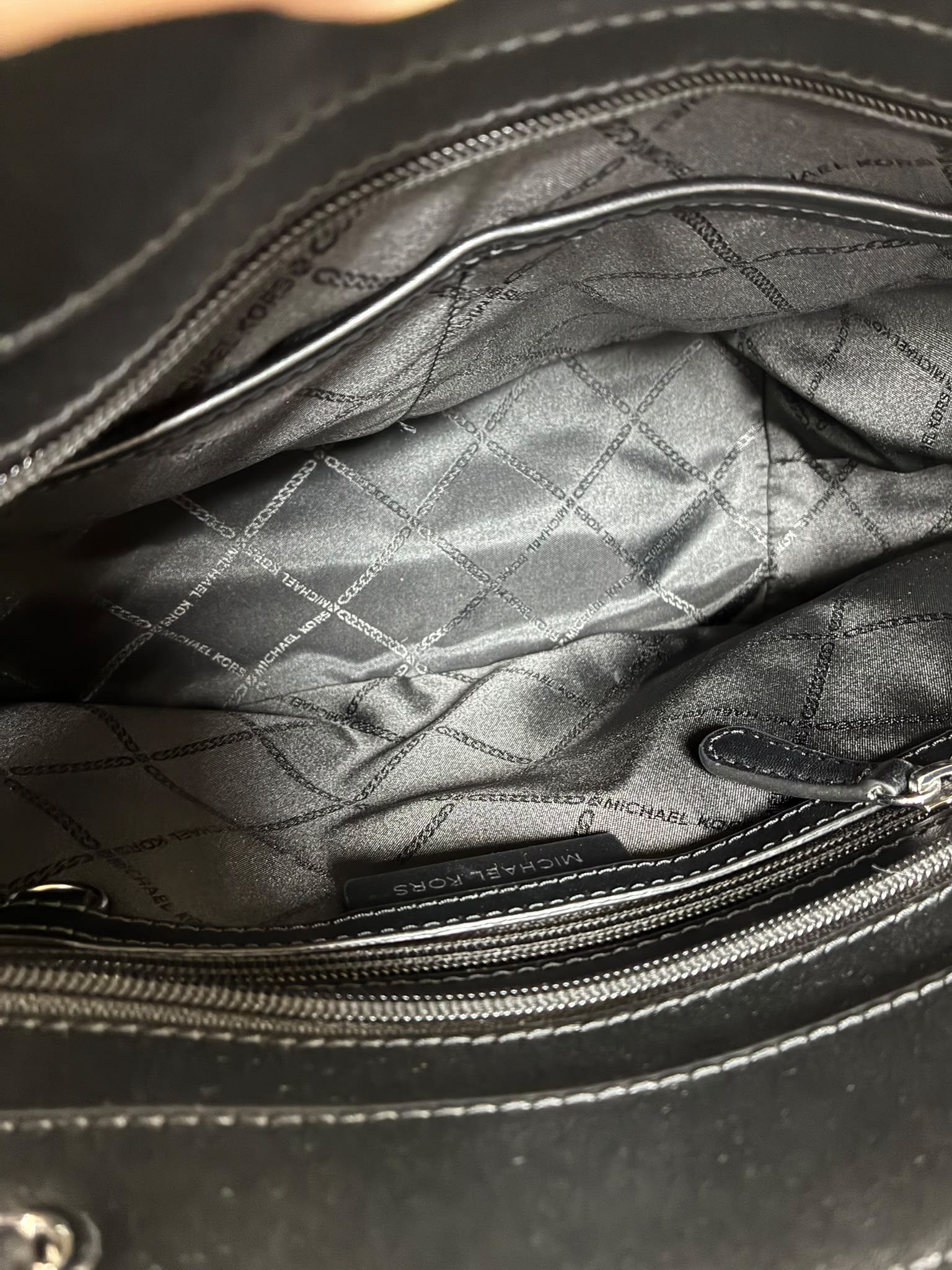 Michael Kors 30T9SBFT2B Bedford Medium Top Zip Pocket Tote