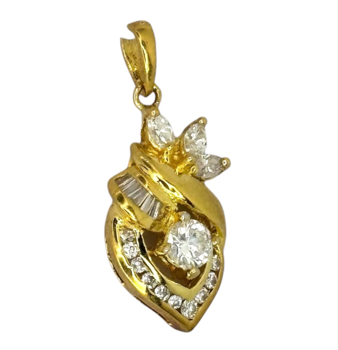 750YG Diamond Pendant Secondary image