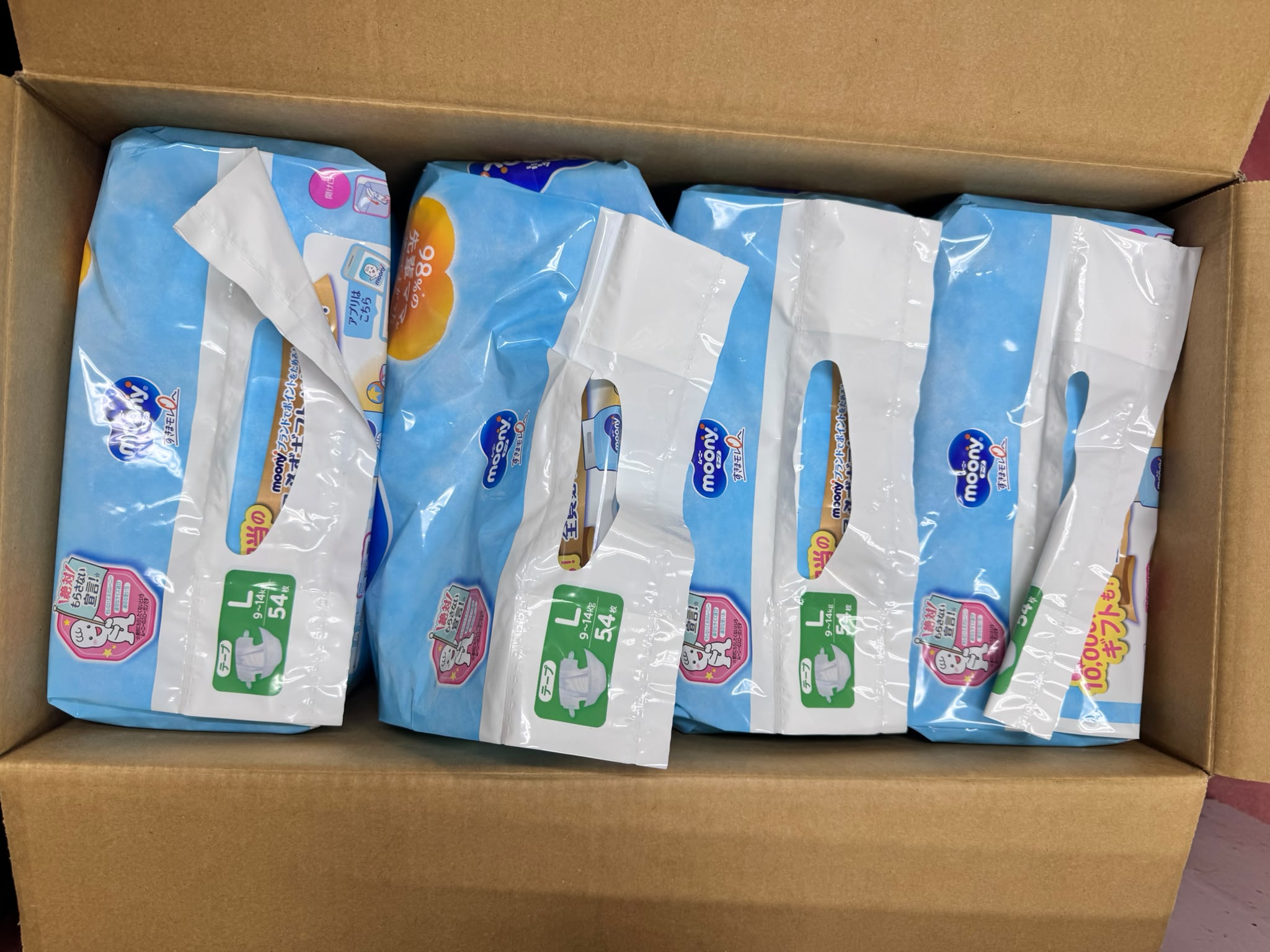 Moony Air Fit Tape Baby Diapers, L, 9-14kg, 54 Pcs x 4 Packs, Carton