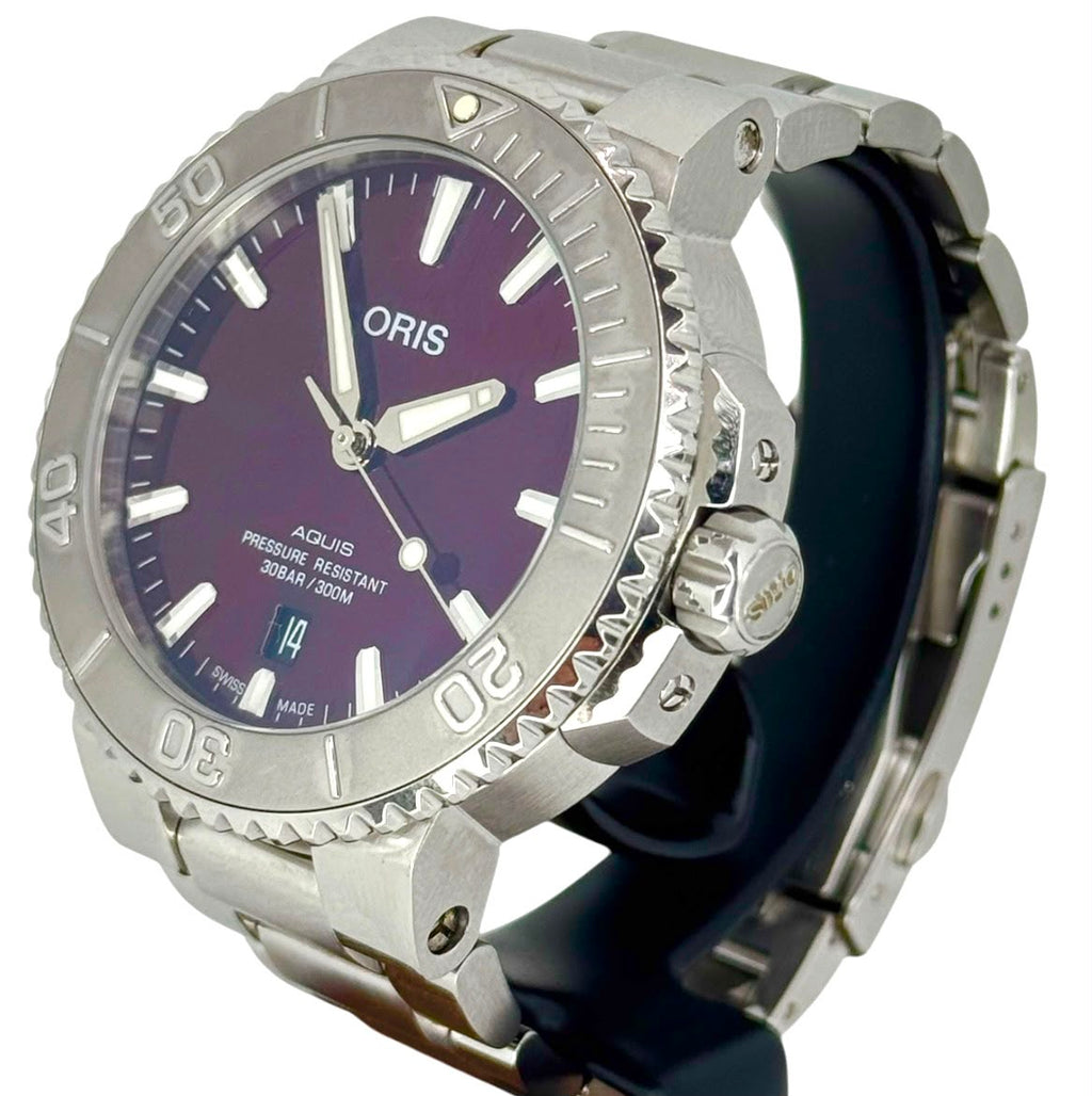 Oris Aquis Date Relief Cherry Red Edition