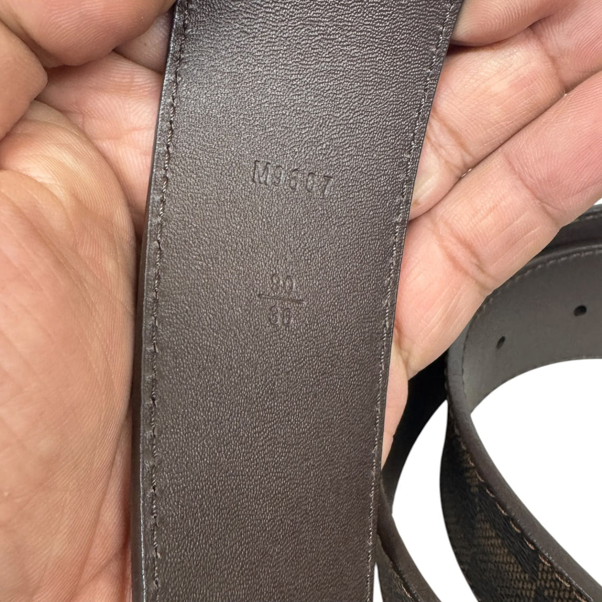 Louis Vuitton Belt M9807 40mm  size 90cm 36