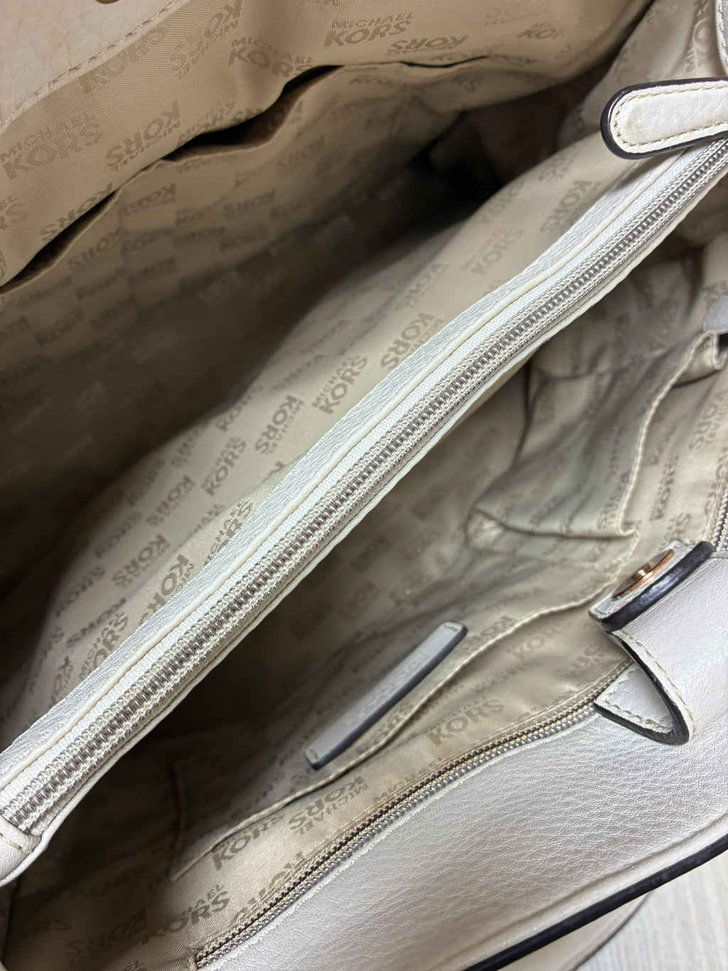 Michael Kors Hamilton East West Large Satchel Ivory