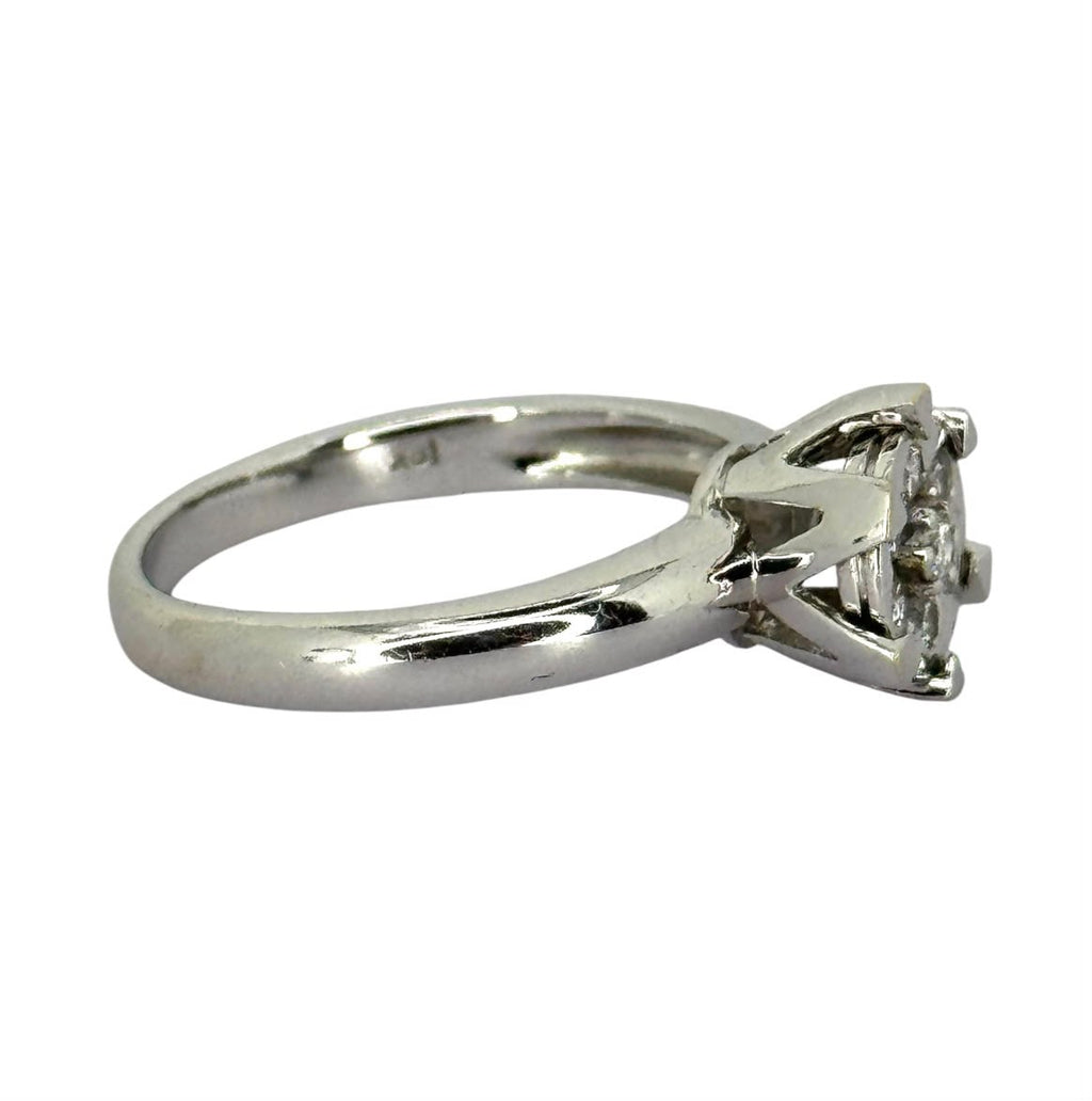 18KWG Diamond Ring
