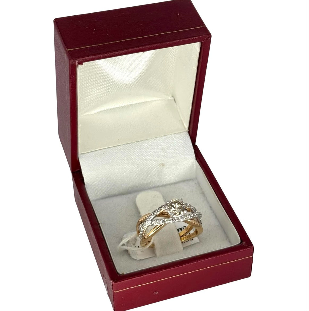 18KR/YG Diamond D1=0.71cts, D44=0.39cts Ring