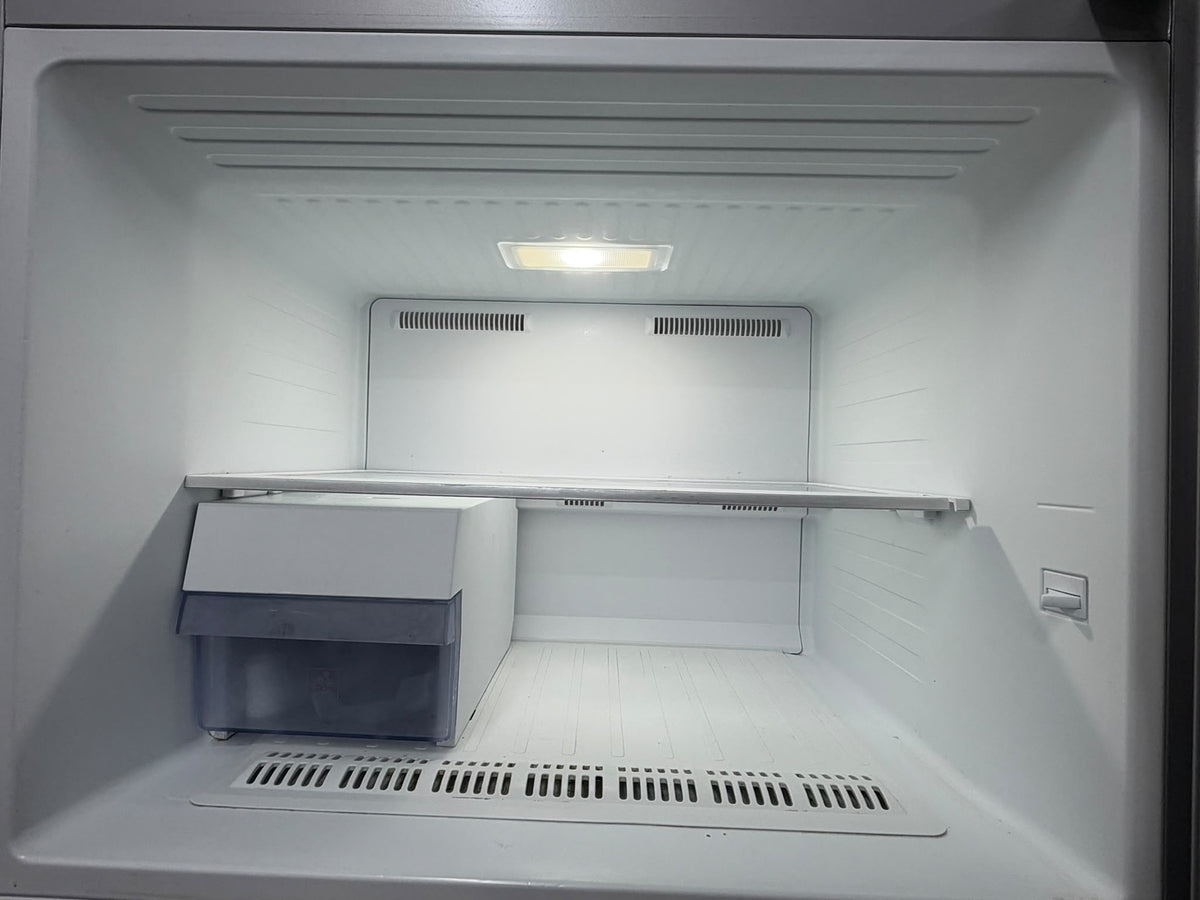Beko 560L Standing Fridge DN156220JX
