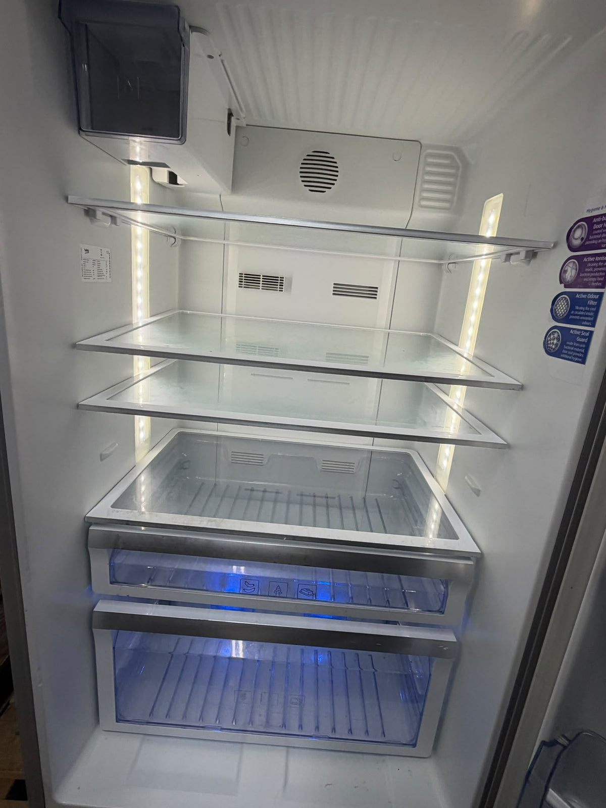 Beko 560L Standing Fridge DN156220JX