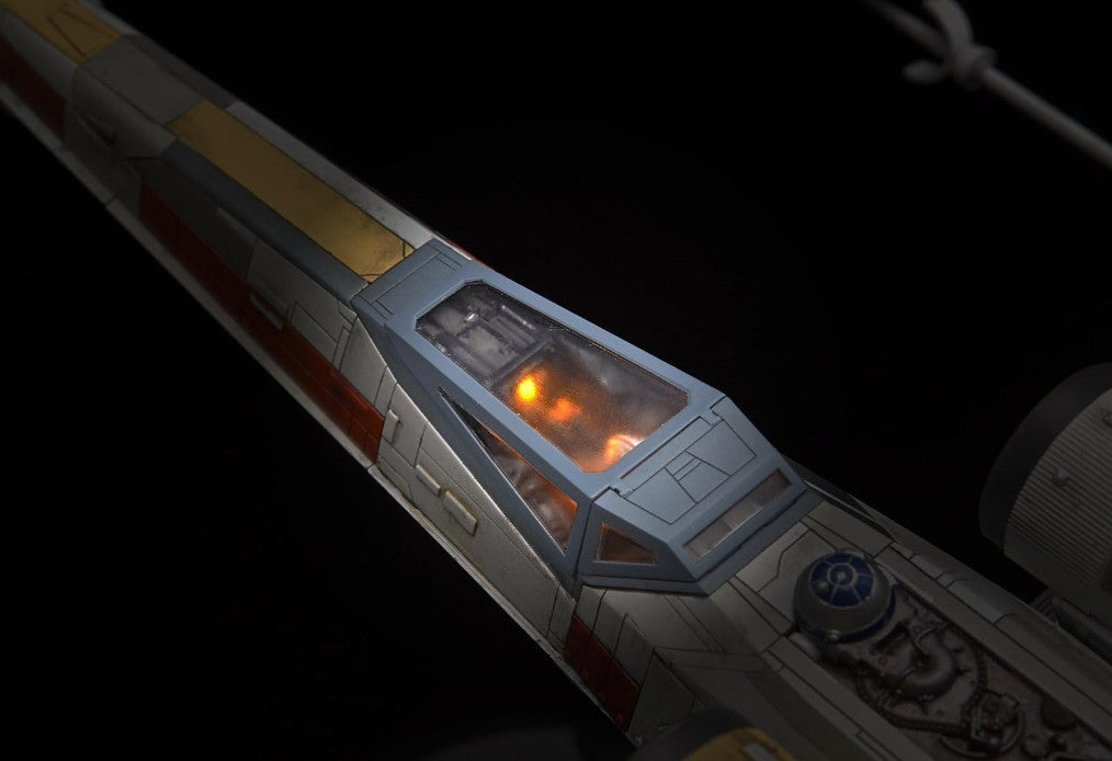 Bandai Star Wars X-Wing Starfighter Moving Edition 1/48 Scale Model Kit