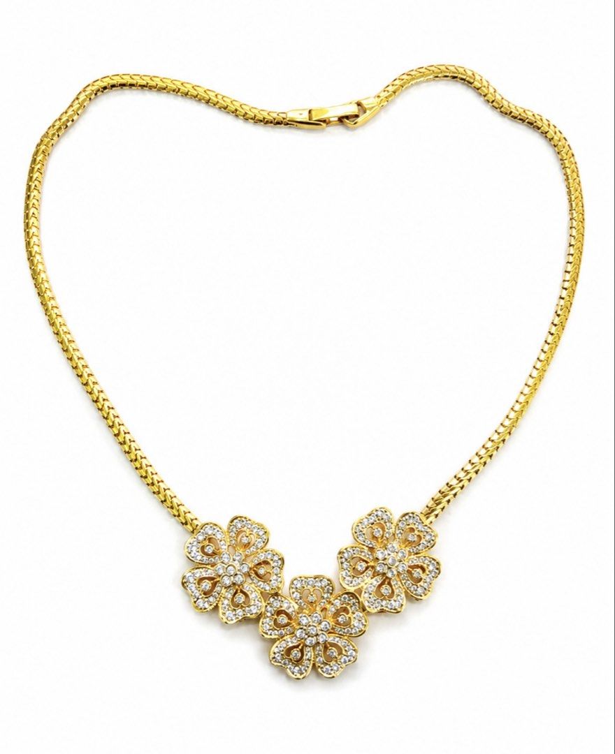 Avon Gold Tone  Floral Necklace Main image