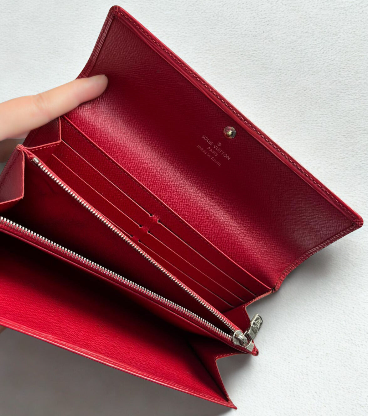 Louis Vuitton Epi Sarah Leather Wallet Fuchsia M60317