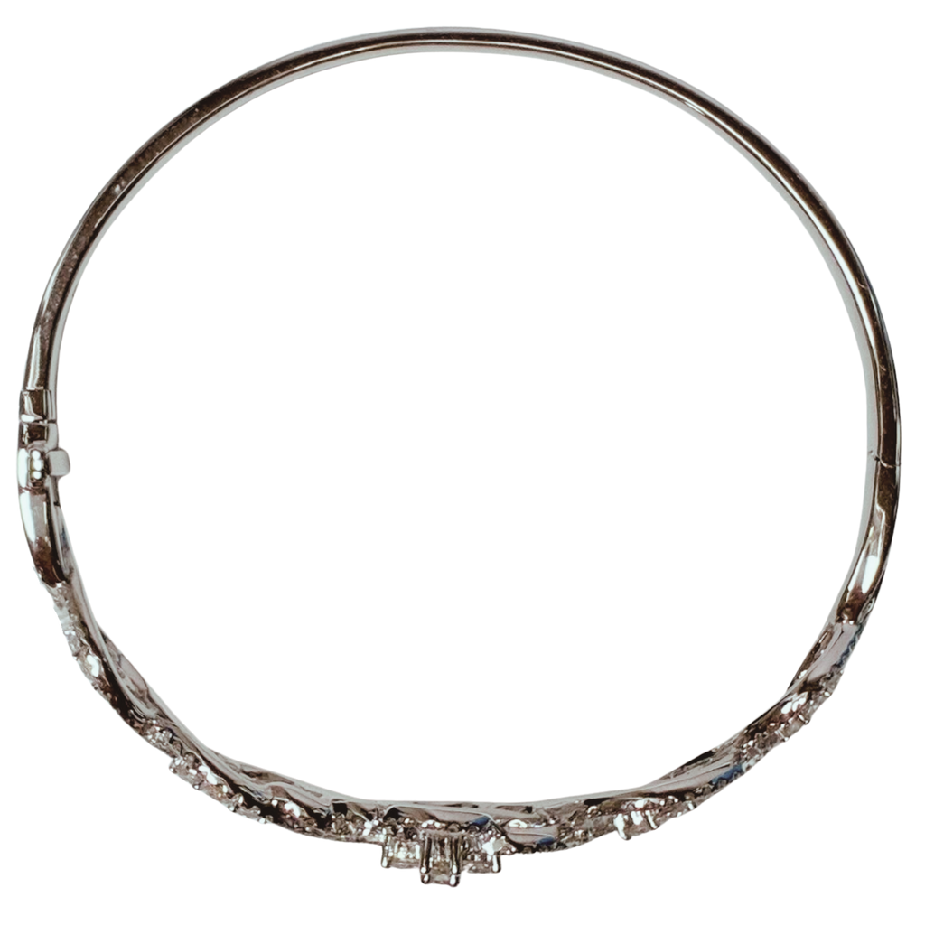 750WG Diamond Cluster Bangle 13GRAM