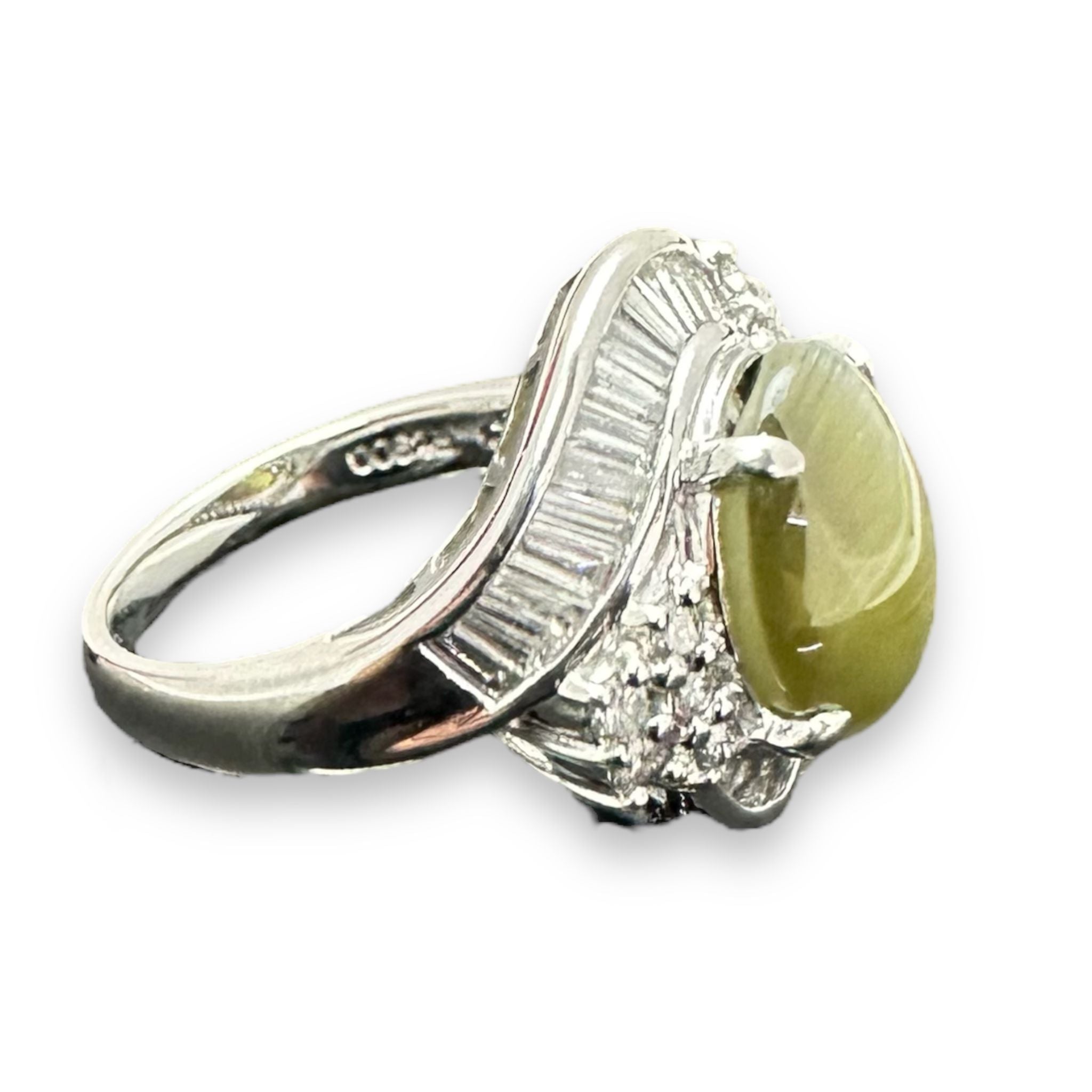 Chrysoberyl cat's clearance eye ring