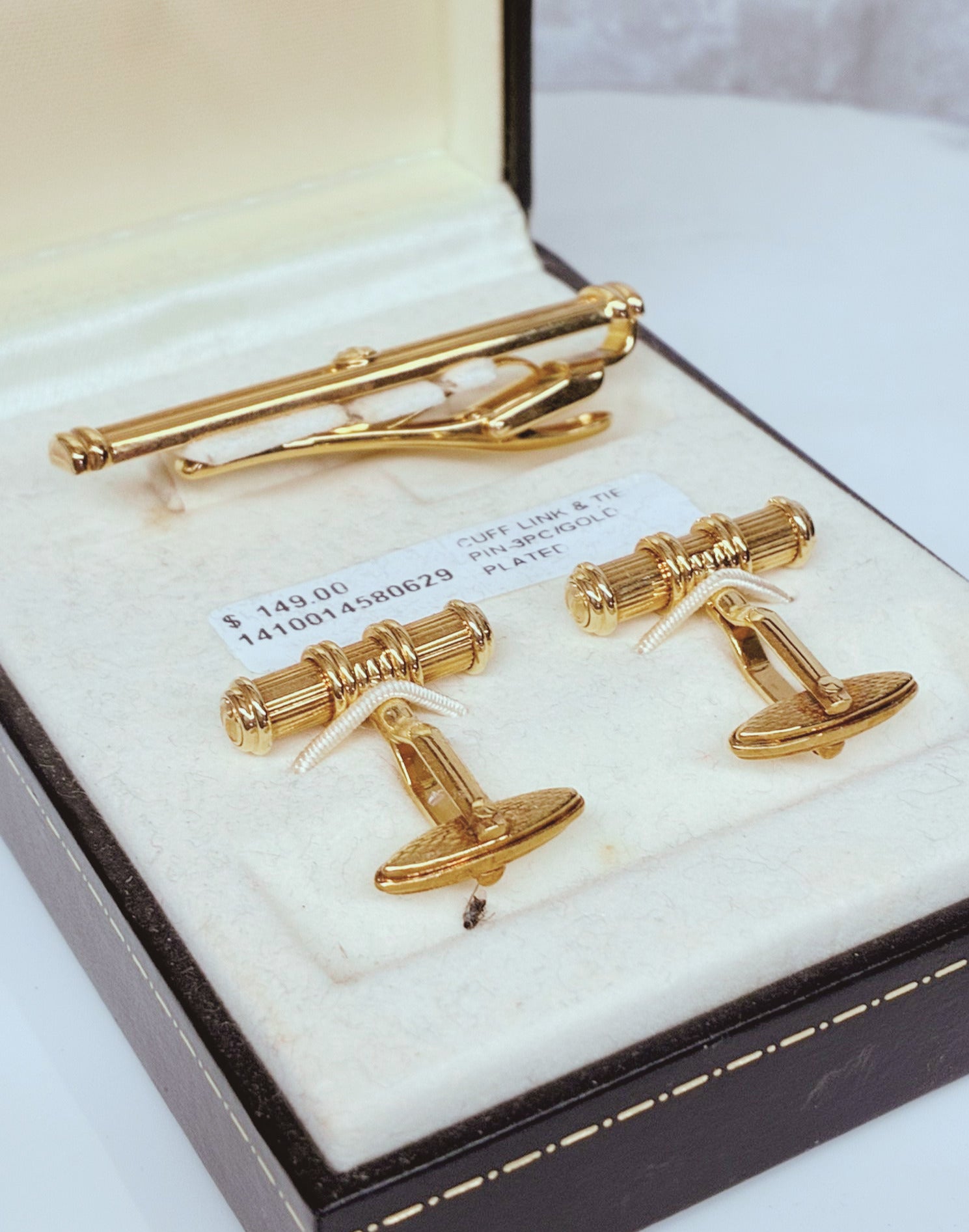 Dunhill Gold Plated Tie Clip And Cufflink Set In Original Presentation Box Secondary image