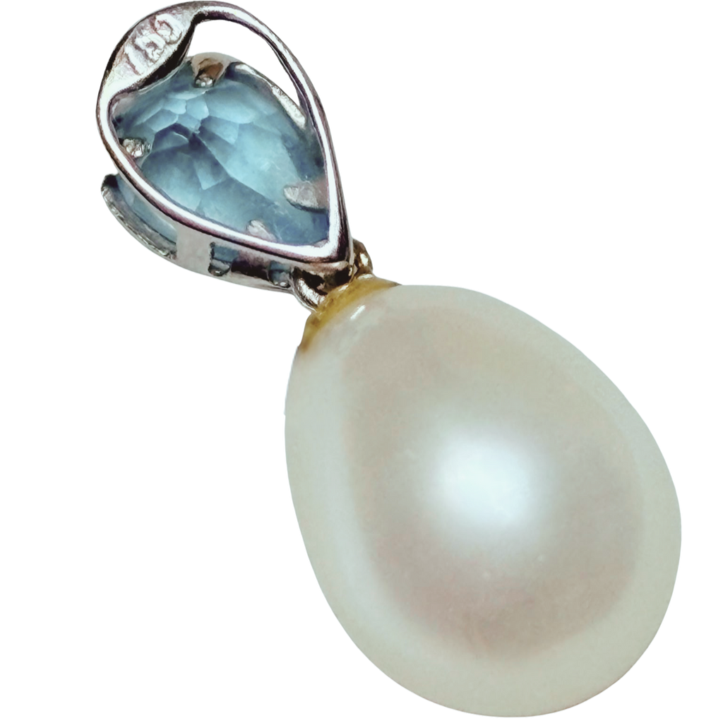 750WG Peart And Aquamarine Pendant 1.4GM