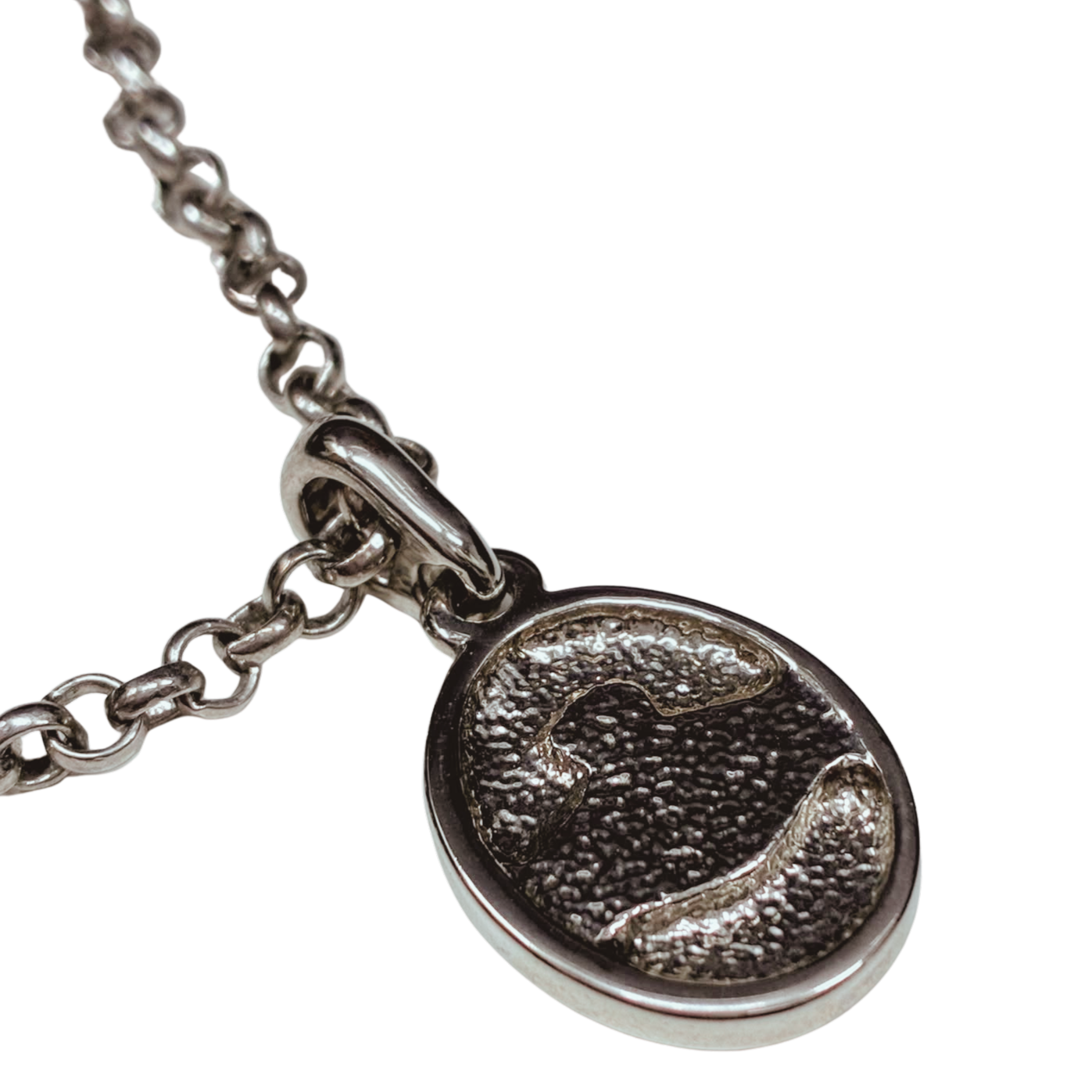 Vivienne Westwood Seal Pendant Necklace 40CM Secondary image