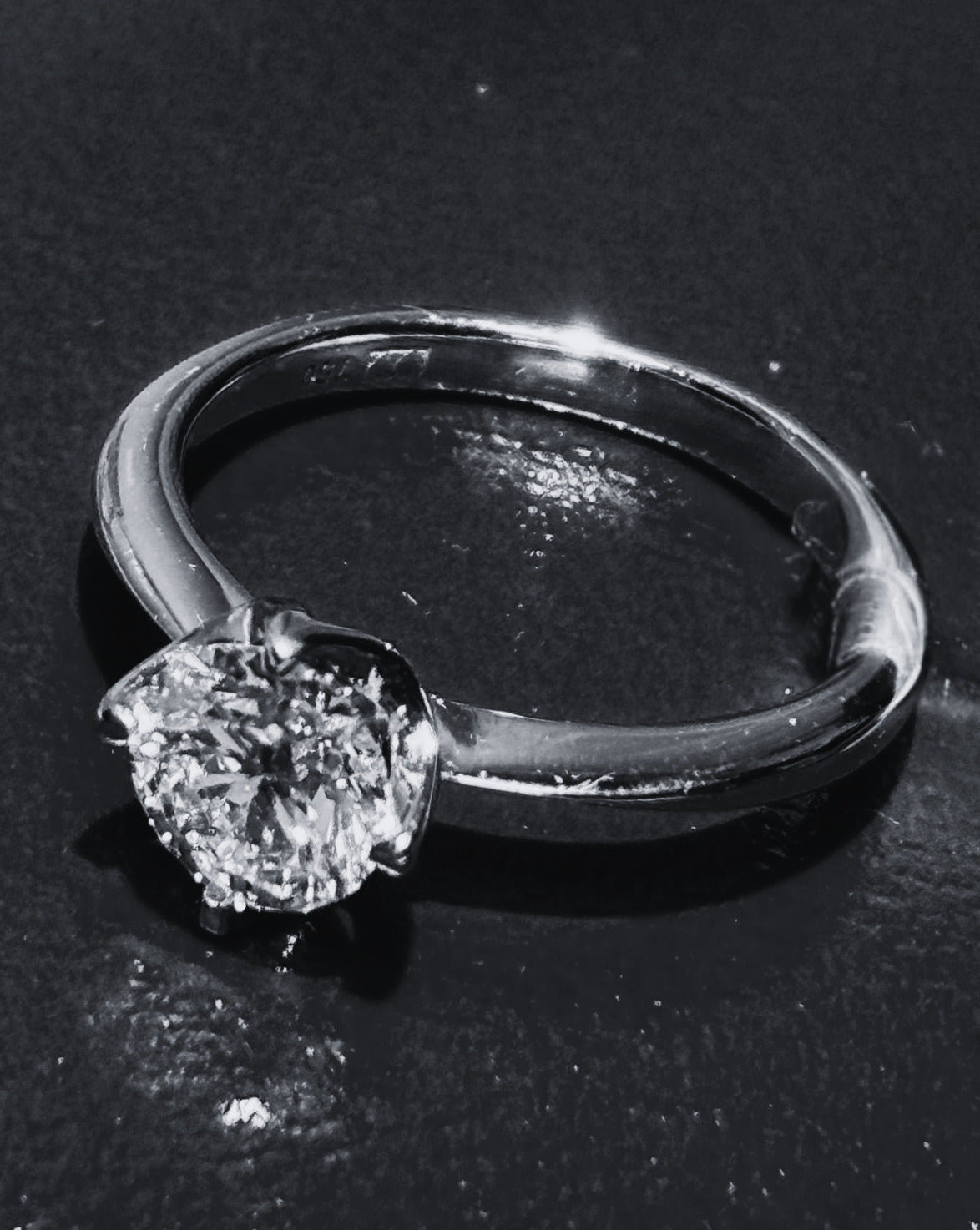 750WG 0.74 Carat Diamond Ring VS2 GIA Main image