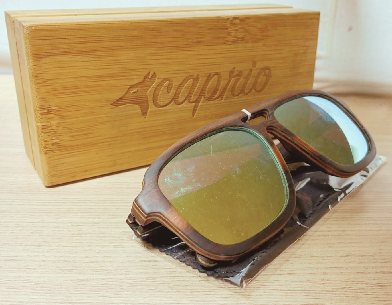 Caprio Grey Yellow Wooden Frame Unisex Square Sunglasses Secondary image
