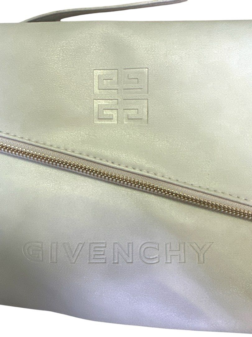 Givenchy Shoulder bag (H19 x L29 cm)