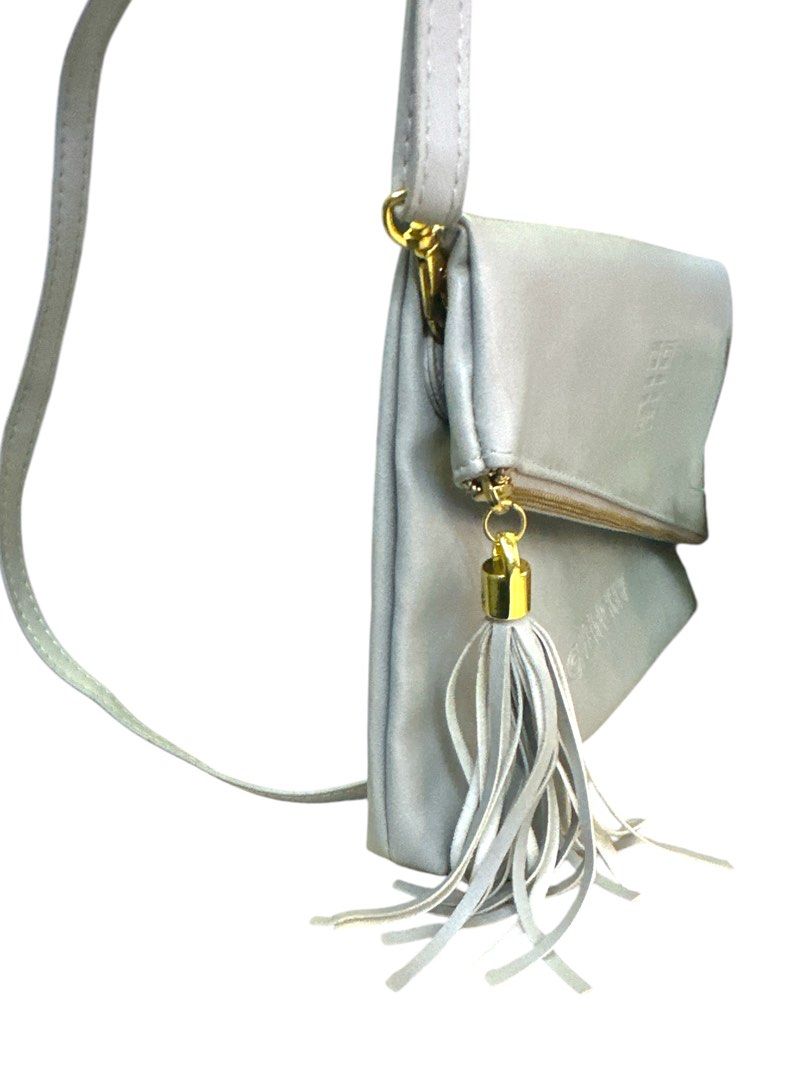 Givenchy Shoulder bag (H19 x L29 cm) Secondary image