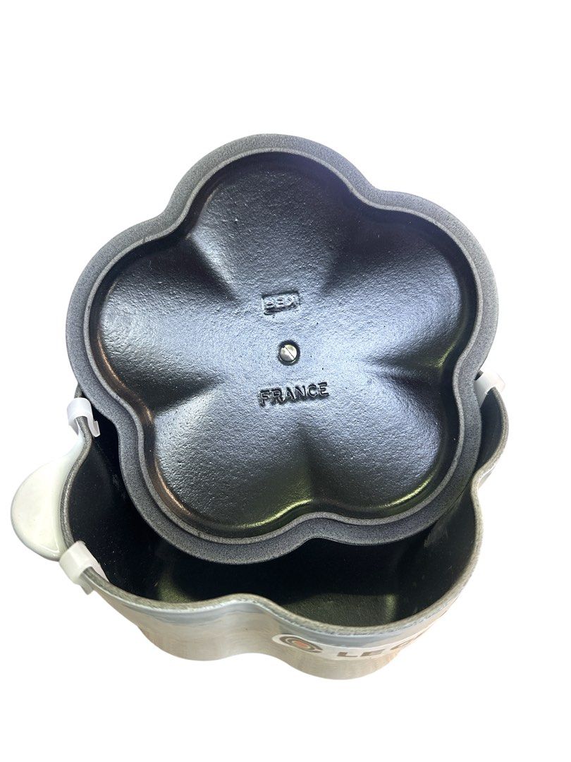 Le Creuset Flower Casserole, Vapeur