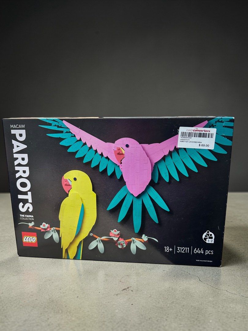 LEGO 31211 The Fauna Collection Macaw Parrots Secondary image