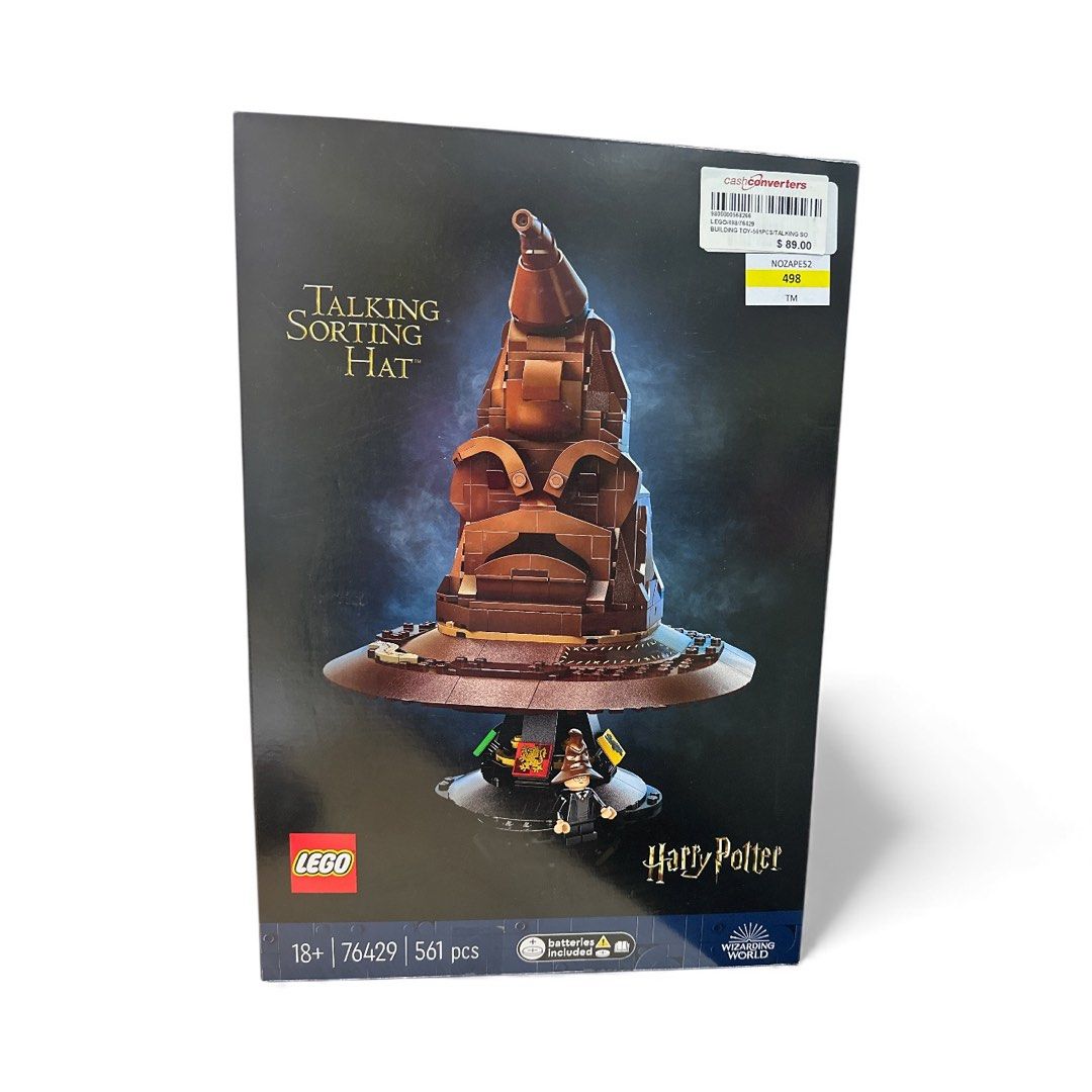 LEGO Harry Potter Talking Sorting Hat 76429 Hogwarts House Gift Idea for Adults, Film-Themed Buildable Display Model, Fun Present for a Mum or Dad or Any Fan (561 Pieces)