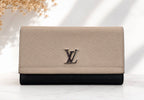 Louis Vuitton Lockme Wallet (H10 x L18 cm)