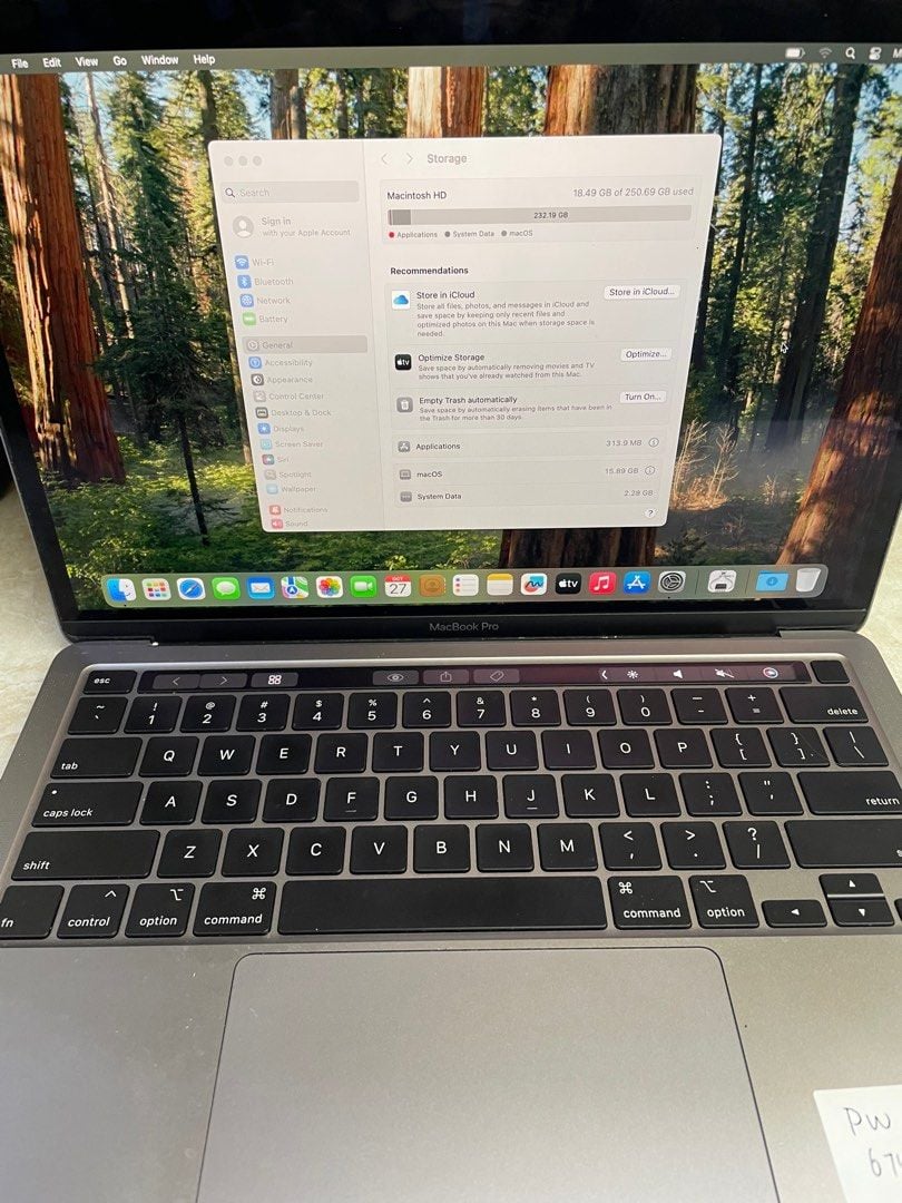 MacBook Pro 2020 13” i5 | 8GB Ram | 256GB SSD