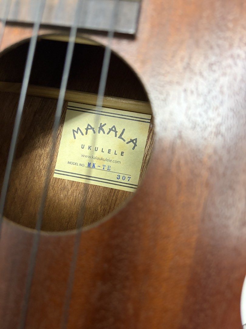 Makala MK-TE Tenor with EQ Ukulele