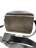 Michael Kors Cooper Logo Camera Bag  (H19.5 x L27 x 5.5 cm)