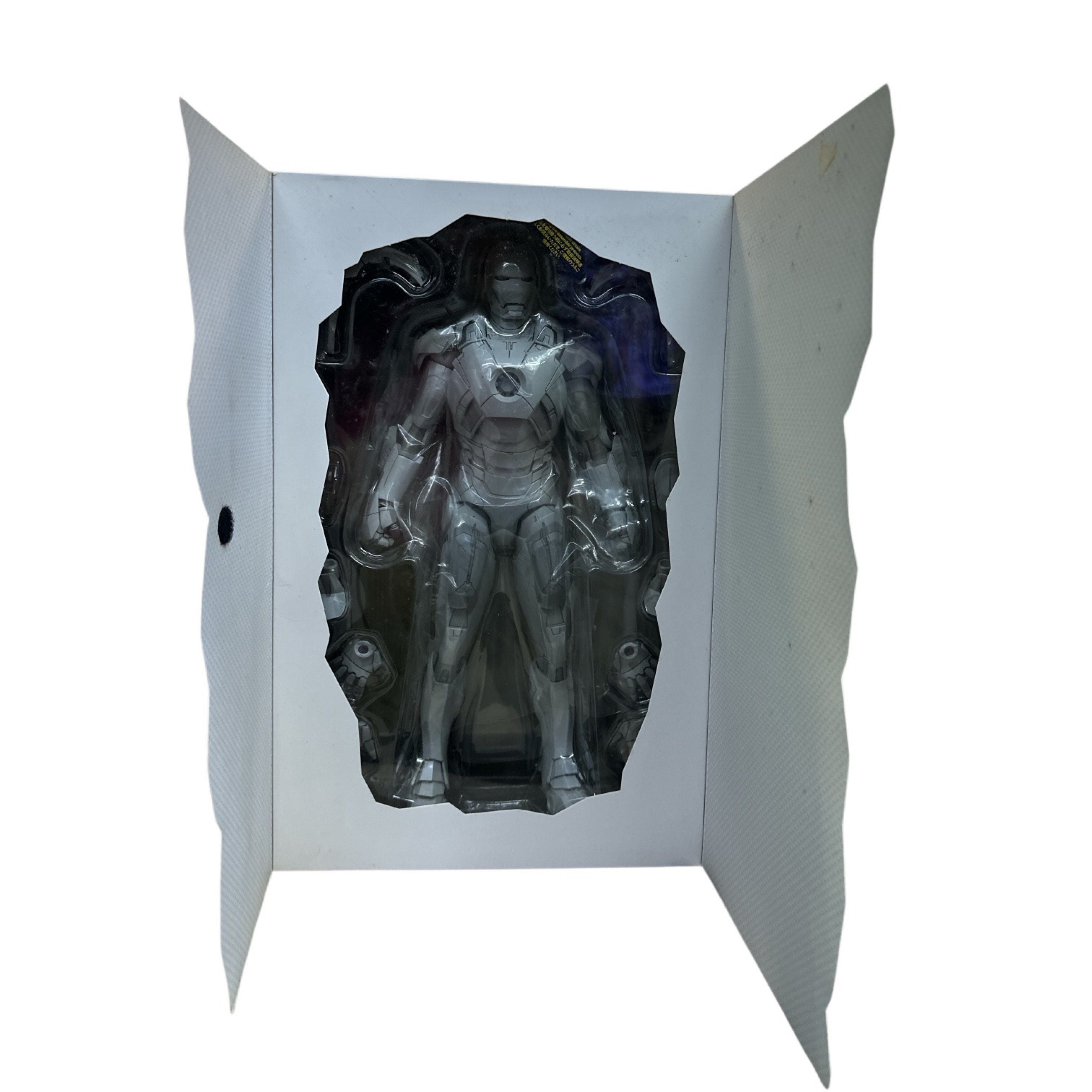 MMS 329 Iron Man Mark VII Avengers
