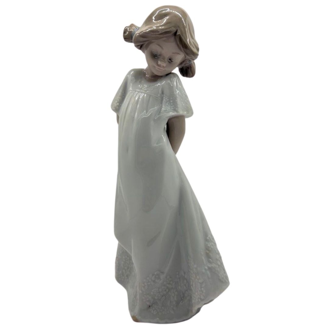 Nao by Lladro Collectible Porcelain Girl Figurine, 20cm Main image