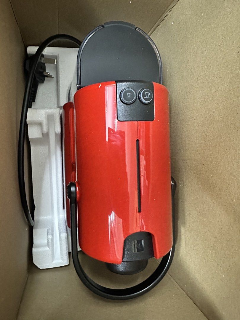 Nespresso Inissia Coffee Machine Ruby Red