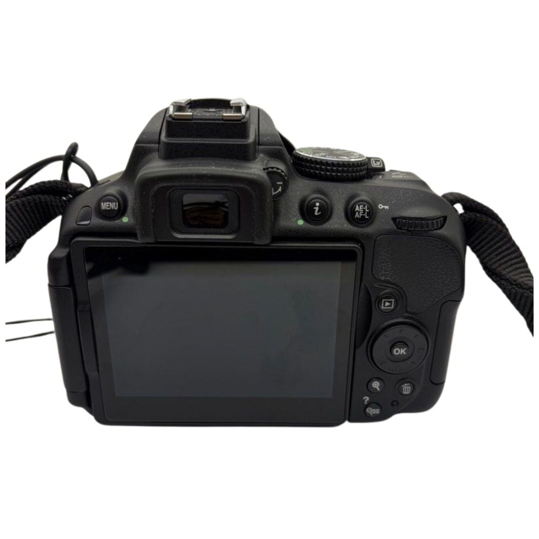 Nikon D5300 24.2MP DSLR Camera with 18-140mm Lens