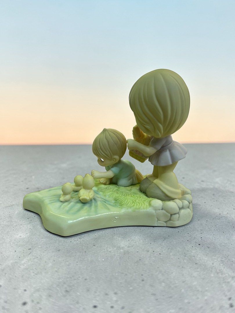 Precious Moments CC149002- Precious is our Family CC149002