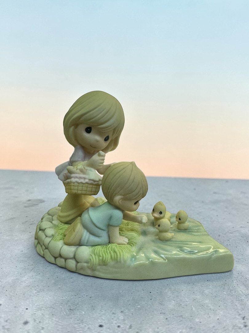 Precious Moments CC149002- Precious is our Family CC149002 Main image