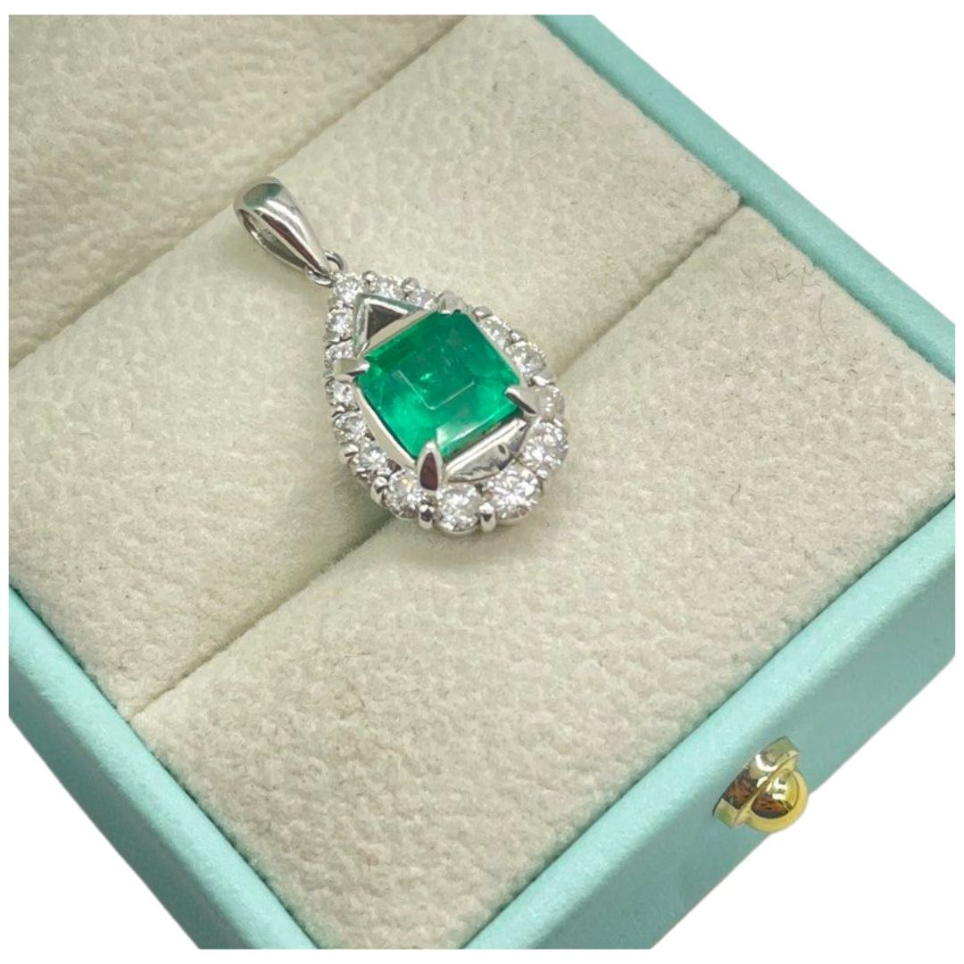 PT900 Natural Emerald (Colombia) & Diamond Pendant Main image