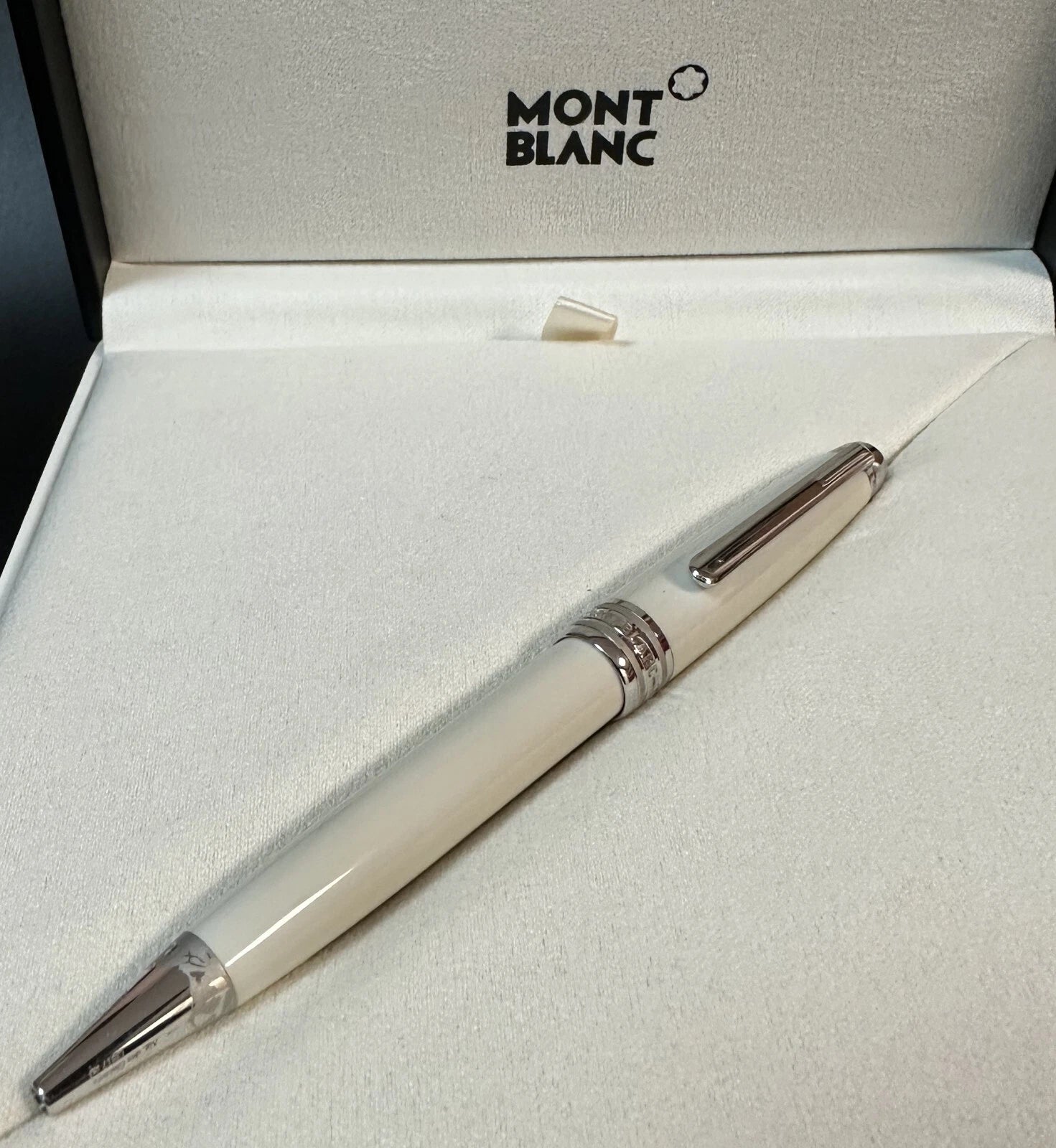 Montblanc Tribute to the Montblanc White Twist Pen Rare Edition