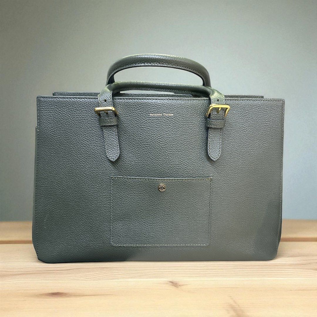 Samantha Thavasa Shoulder Bag