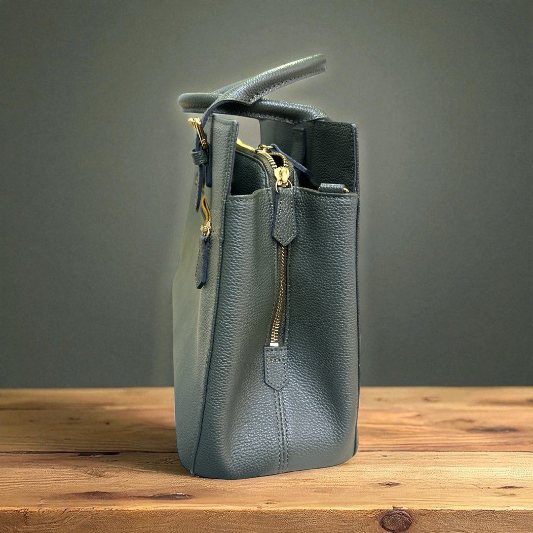 Samantha Thavasa Shoulder Bag Secondary image