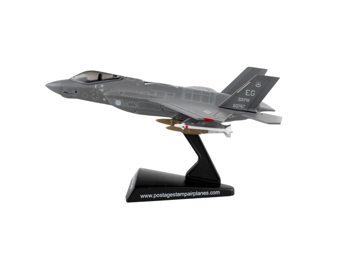 Daron Postage Stamp PS5602 USAF F-35 Version A F-35 Lightning II USAF 1/144 Scale Diecast Model